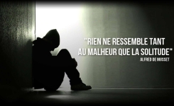 La solitude : un mal silencieux qui pèse sur le cœur et l’esprit