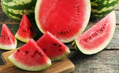 Astuces pour choisir une pastèque bien mûre avec une chair rouge et sucrée