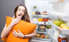 🛑 3 aliments sont déconseillés si vous voulez passer une bonne nuit