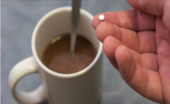 Ne buvez JAMAIS de café si vous consommez ces médicaments! Voici pourquoi ...