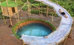 Construire une piscine avec ce que vous offre la nature rapporte des millions de vues sur YouTube