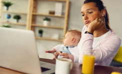 Une mère exprime ses regrets de la maternité en raison de la perte de temps pour elle-même